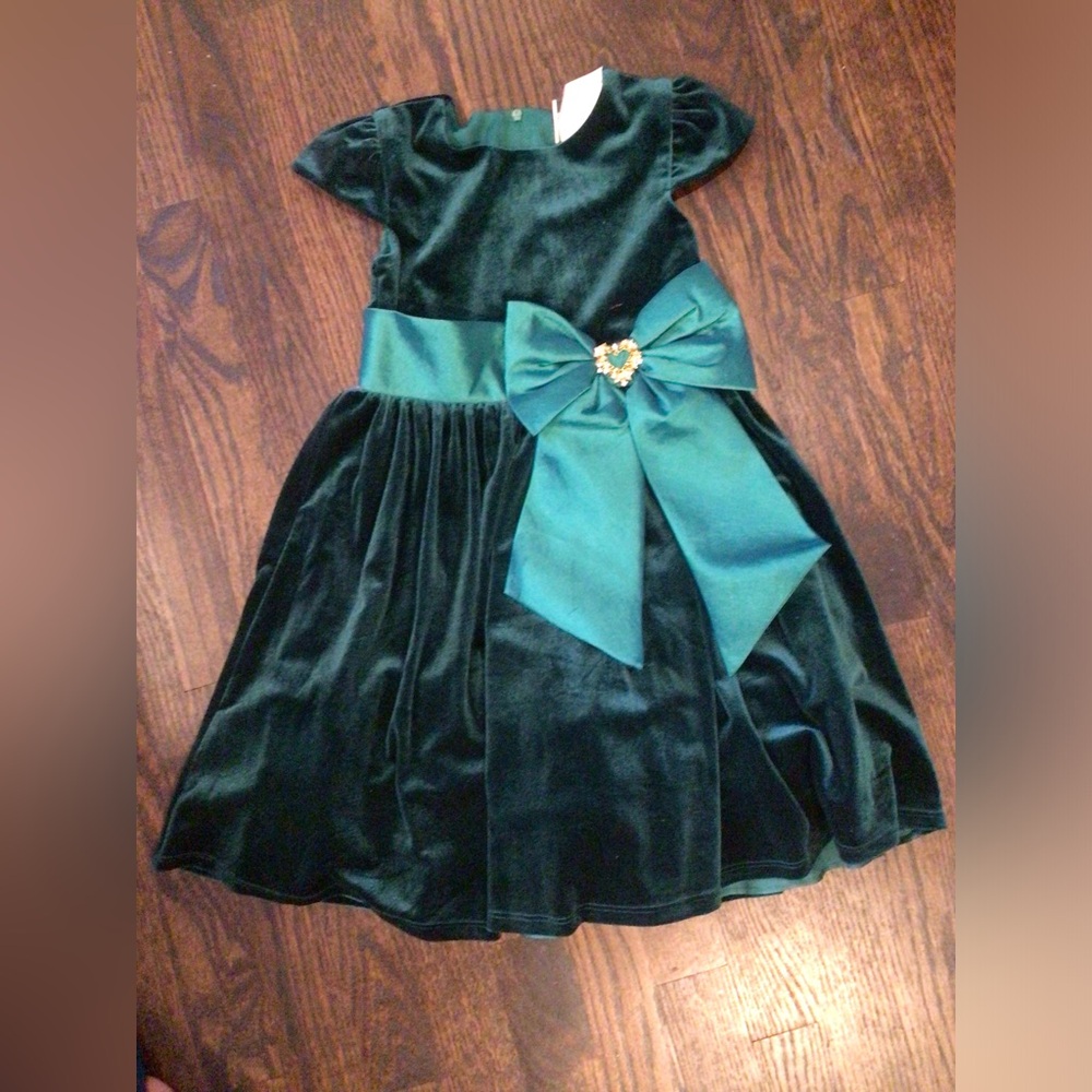 Rare Editions - Emerald green velvet dress